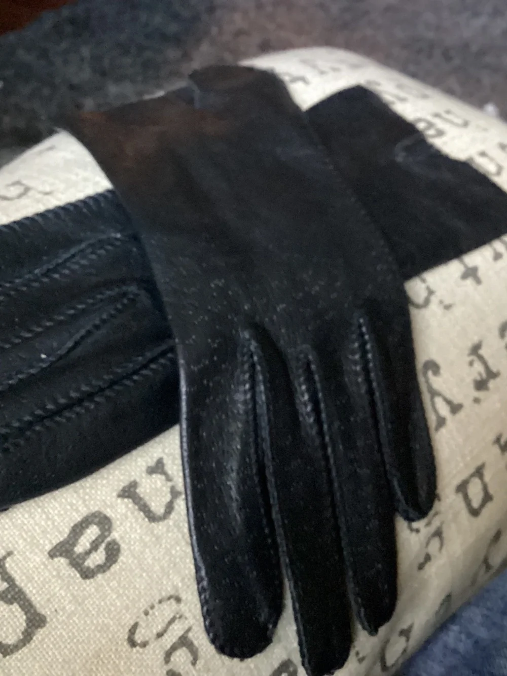 Genuine, dear skin gloves, black medium seemeasurements never worn